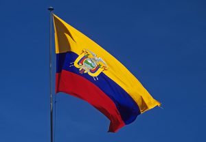 Génova confunde a Ecuador por Colombia, falta la bandera nacional en la Plaza de las Américas